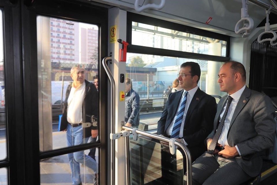 Ekrem İmamoğlu, yerli üretim metrobüsün test sürüşüne katıldı - 1