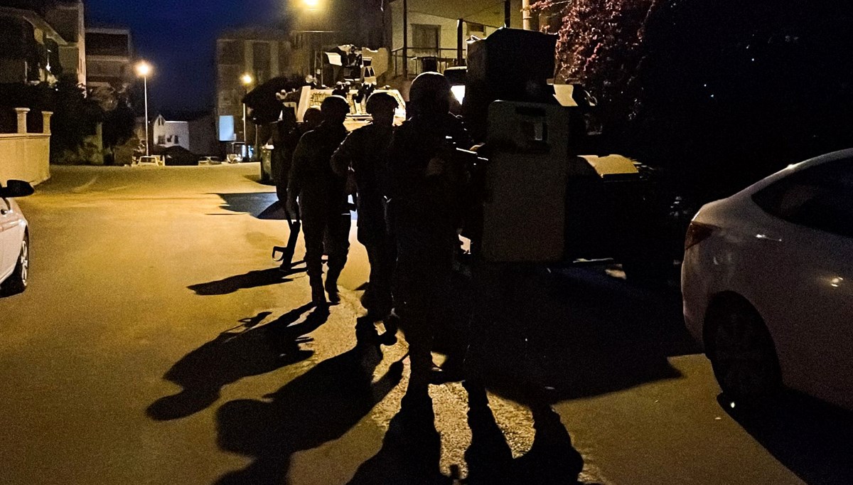 SON DAKİKA HABERİ: Diyarbakır merkezli 21 ilde terör operasyonu: 110 kişi gözaltında SON DAKİKA HABERİ: Diyarbakır merkezli 21 ilde terör operasyonu: 110 kişi gözaltında