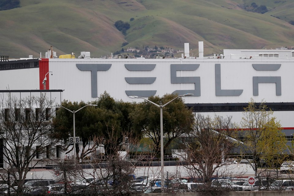 Tesla, Covid-19 yasağına rağmen üretime başlayacak - 1