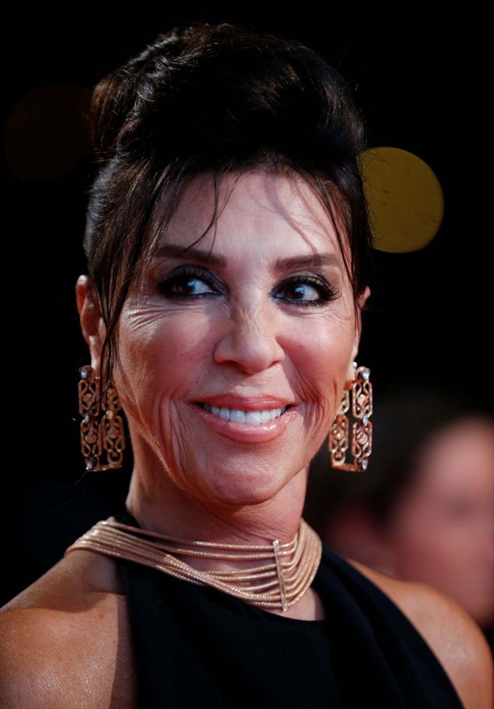 Впервые Небахат Чехре оделась так безвкусно": поклонники поражены - Крупнейший и