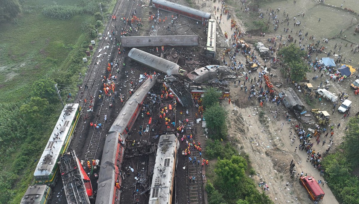 Hindistan’da tren kazasında can kaybı 294’e çıktı