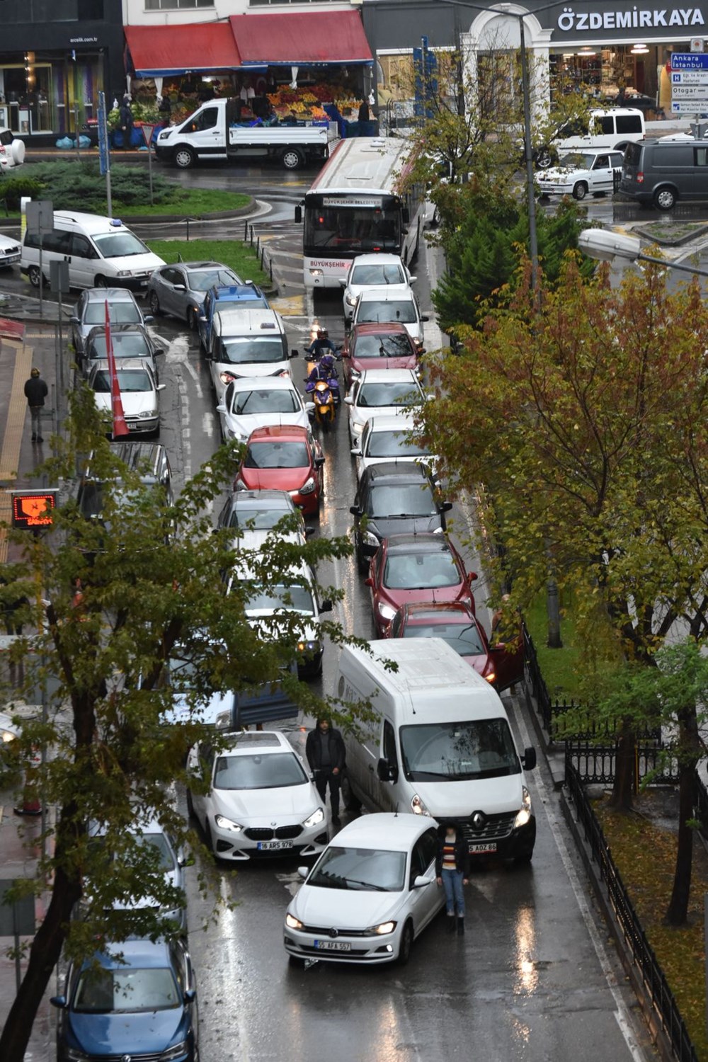 Saat 9'u 5 geçe hayat 1 dakika durdu - 15