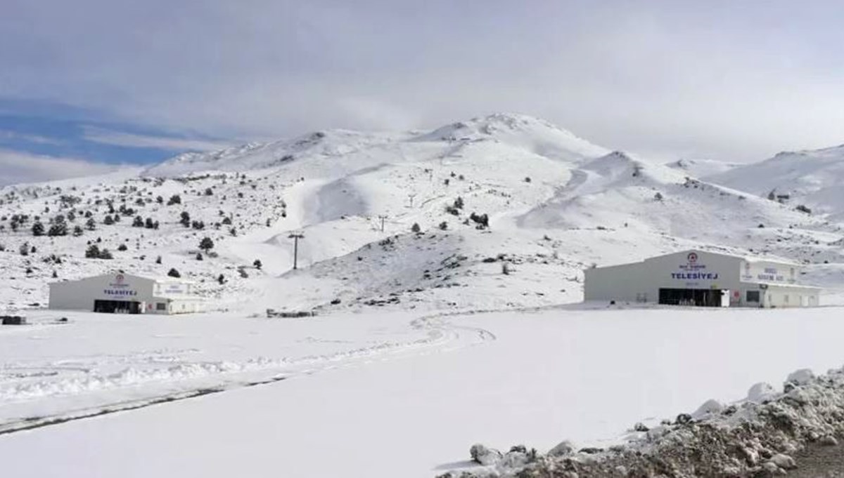 Ege'de bir yanda 'kar' diğer yanda 'deniz' keyfi