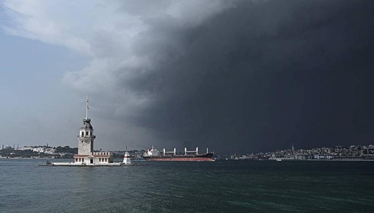 AKOM uyardı: İstanbul'a kuvvetli fırtına geliyor