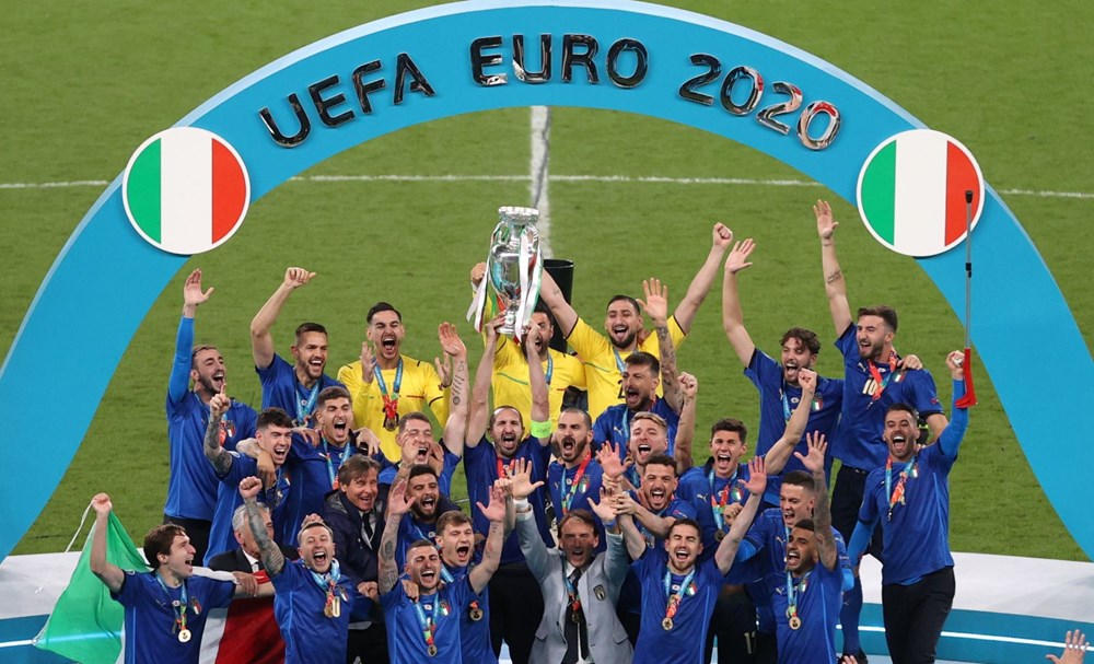 EURO 2020'de şampiyon İtalya - 12