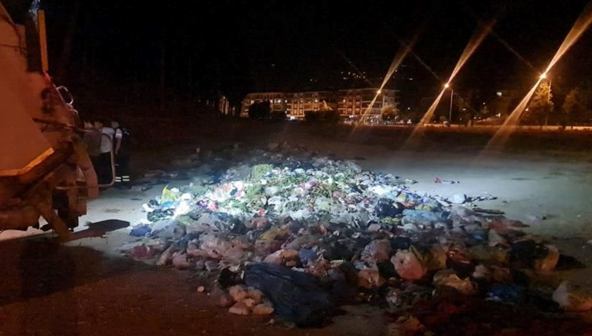 İzmir’de cinayet | 10 ton çöpün arasında delil arandı İzmir’de cinayet | 10 ton çöpün arasında delil arandı