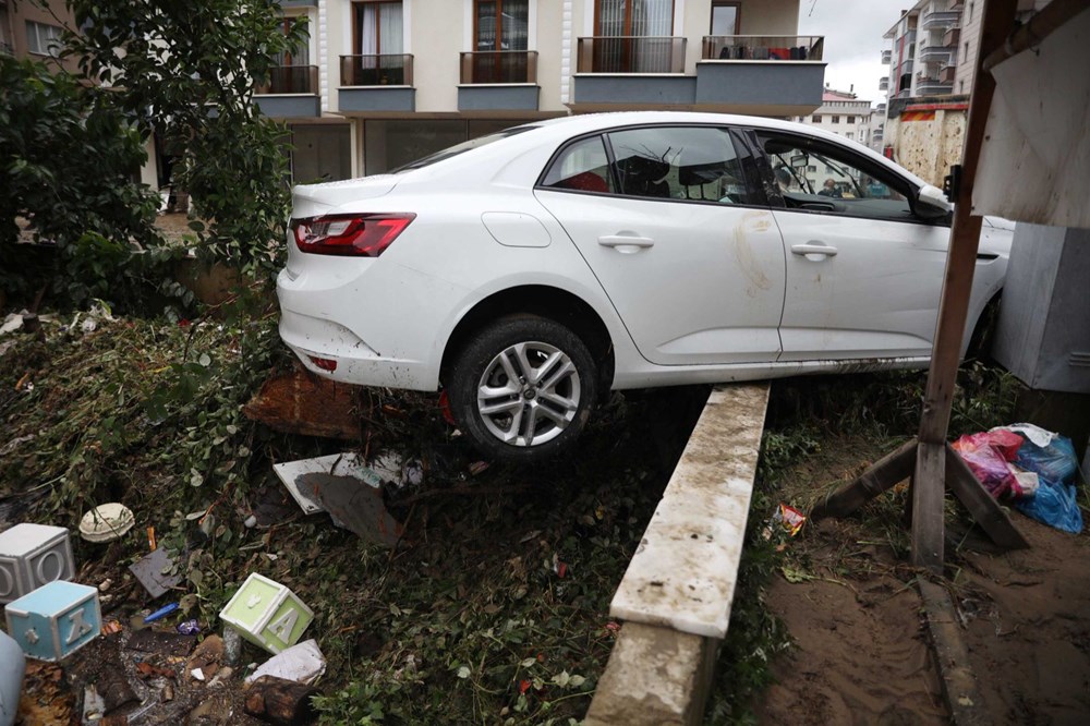 Artvin'de sel gitti, çamur kaldı - 8