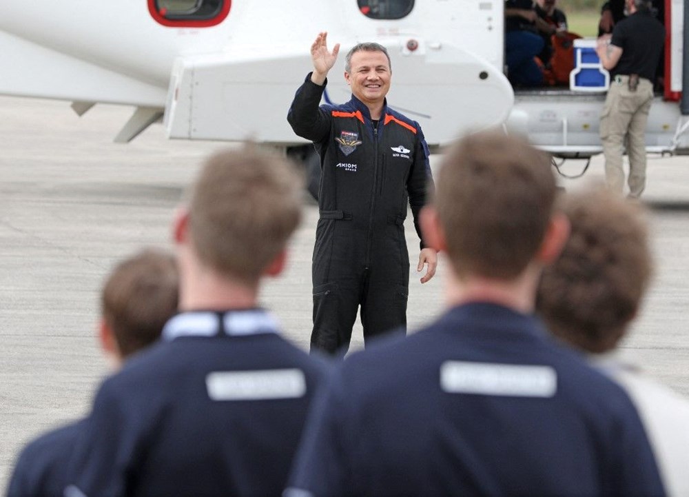 Türkiye’nin ilk astronotu Alper Gezeravcı dünya basınında - 3