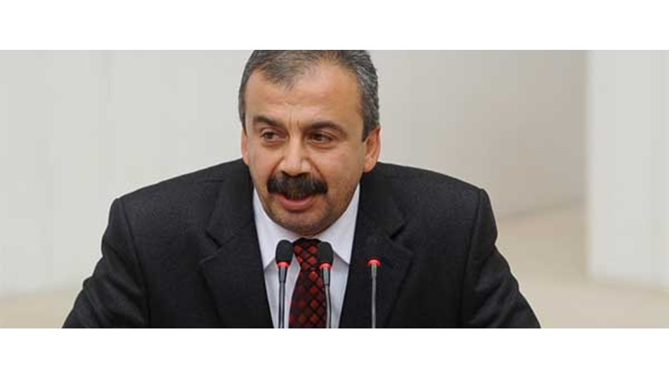 Meclis 'kulis'leri dizi oluyor