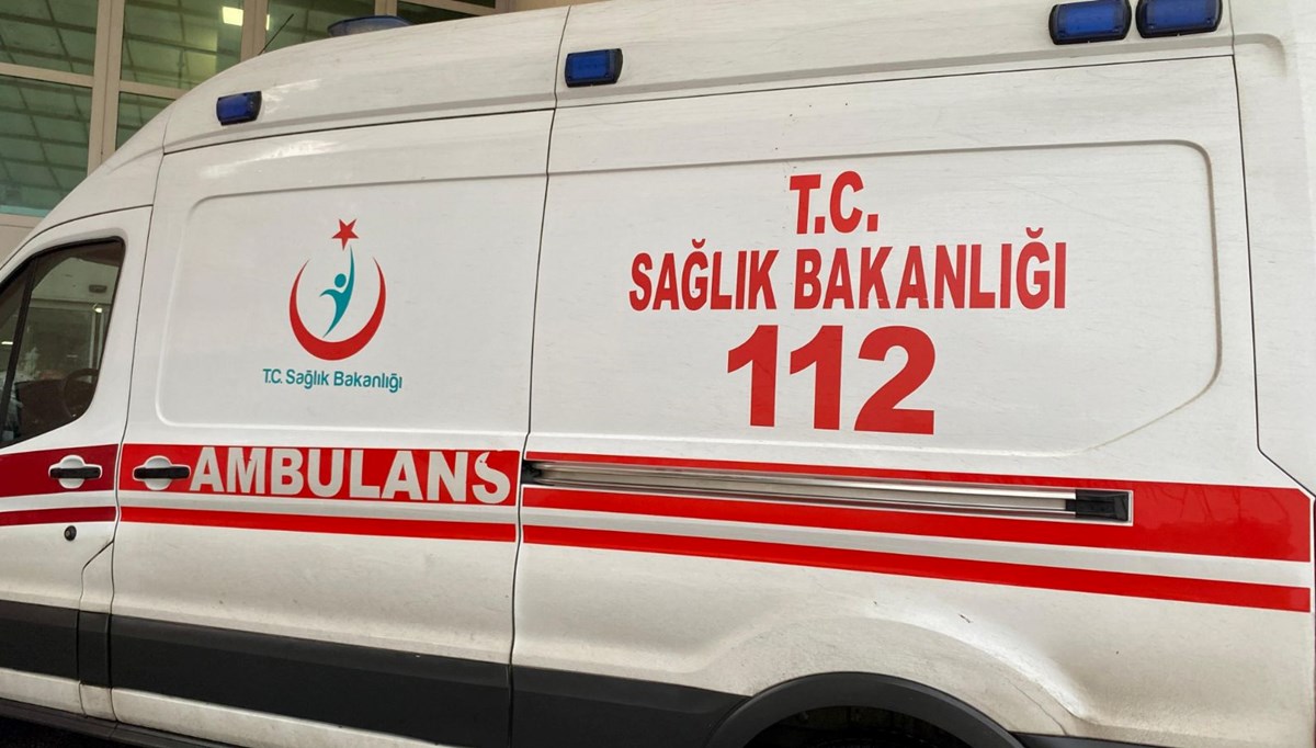 Yolun karşısına geçmek istedi, minibüs çarpınca öldü Yolun karşısına geçmek istedi, minibüs çarpınca öldü