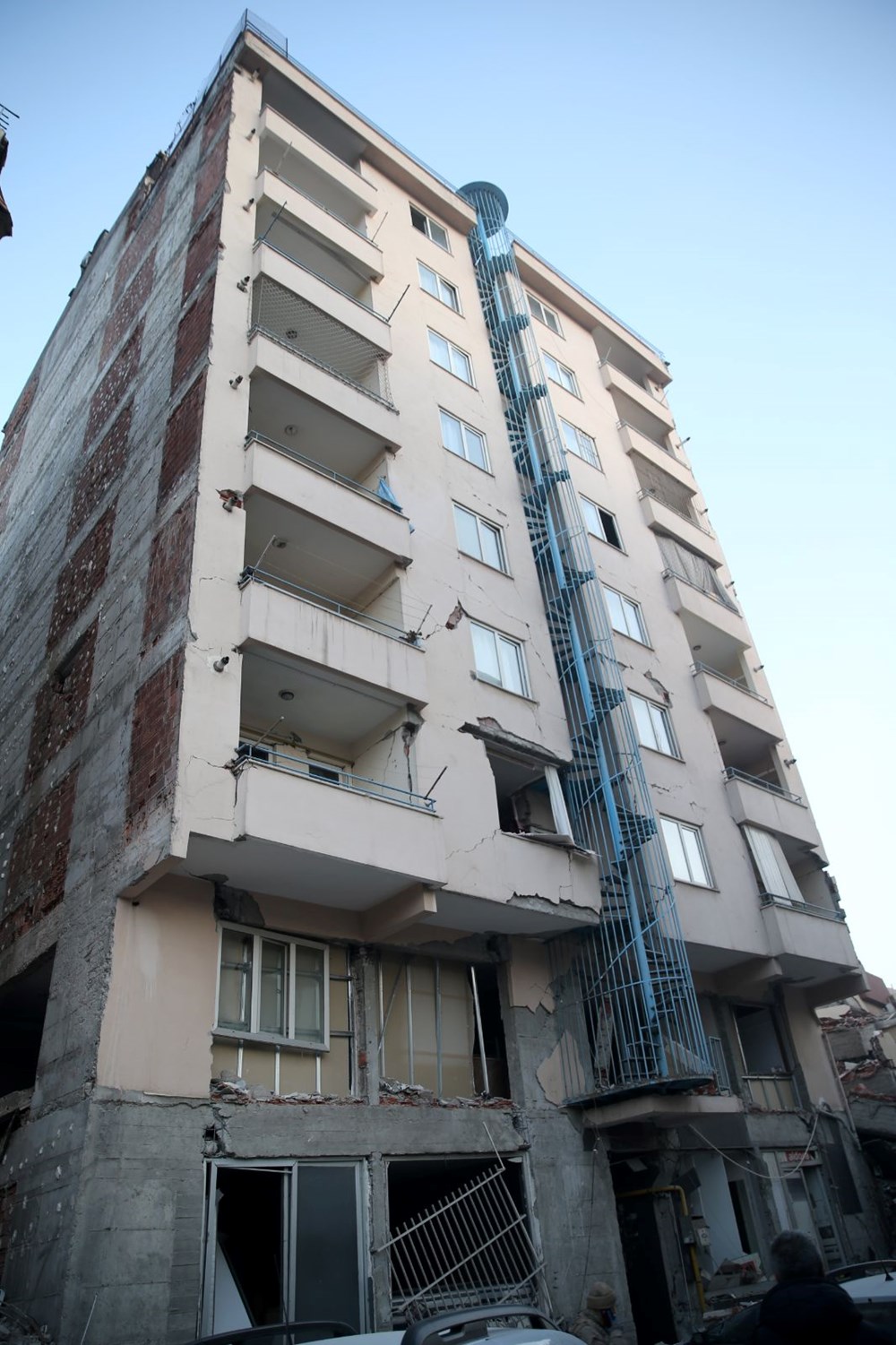 Daha büyük bir deprem olacak mı? | Deprem uzmanlarından "hasarlı binalara girmeyin" uyarısı - 3