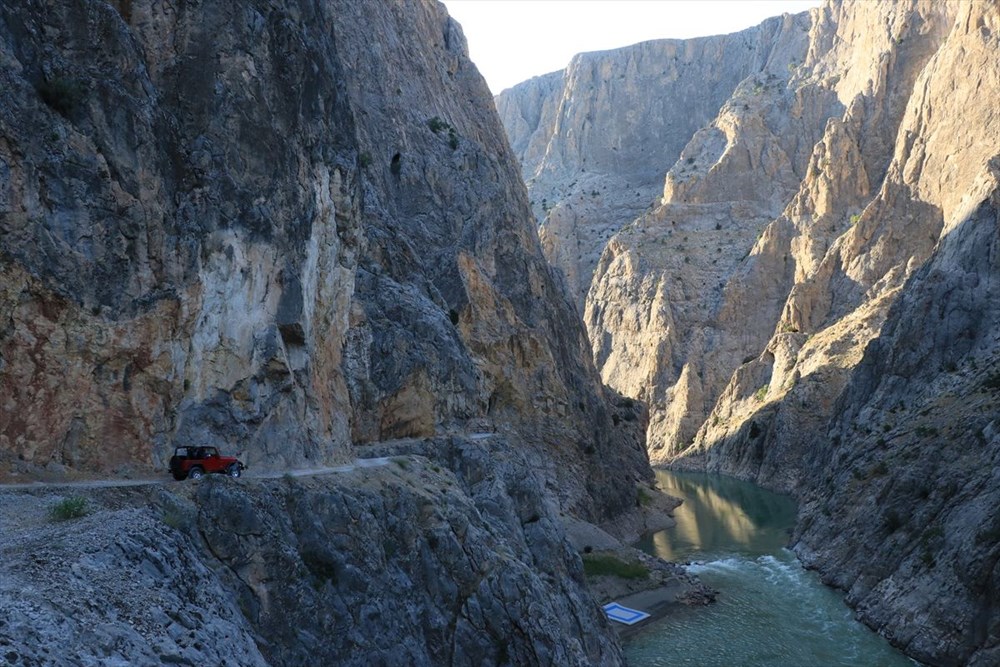 Erzincan'da yürekleri ağza getiren 'Taş Yolu': 132 yılda yapıldı - 12