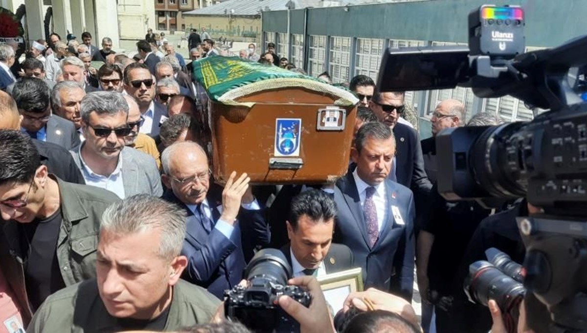 CHP TBMM Grup Müdürü Bayraktar son yolculuğuna uğurlandı CHP TBMM Grup Müdürü Bayraktar son yolculuğuna uğurlandı