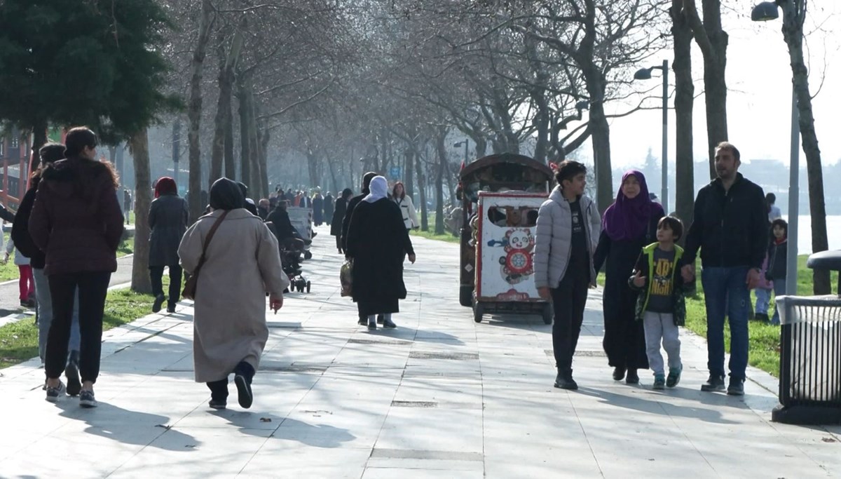 Güneşli havanın keyfini çıkardılar: Sahiller doldu