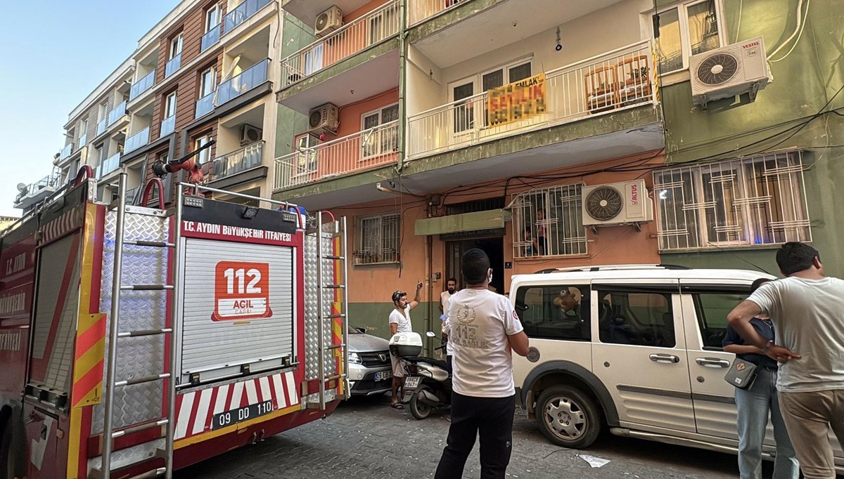 Evdeki bozuk et kokusu mahallede panik yarattı Evdeki bozuk et kokusu mahallede panik yarattı