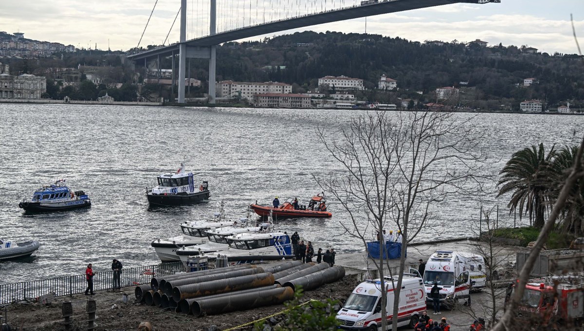 Beşiktaş'ta denize düşen iki kişiden biri hayatını kaybetti Beşiktaş'ta denize düşen iki kişiden biri hayatını kaybetti