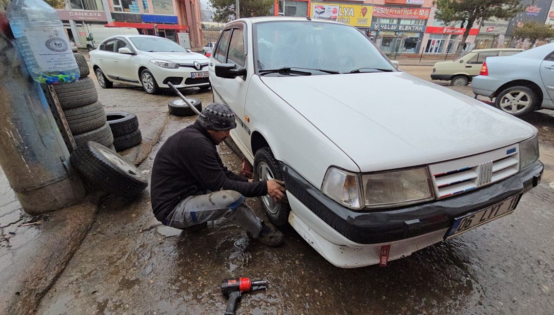 Lastikçilerde kış mevsimi yoğunluğu devam ediyor