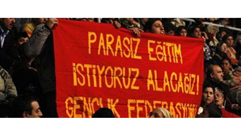 1 pankarta 45 yıl