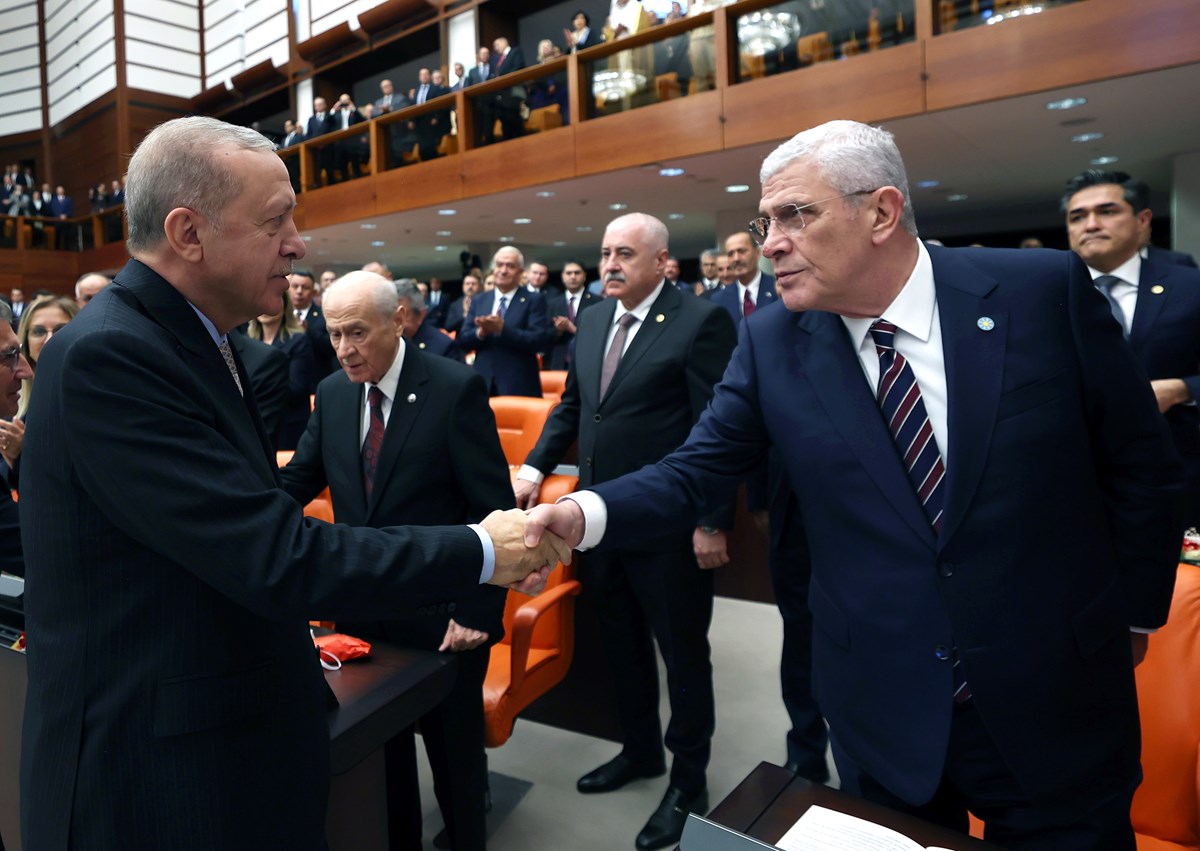 Liderler arasında İYİ Parti Genel Başkanı Müsavat Dervişoğlu da vardı.