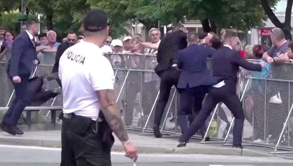 Silahlı saldırıya uğramıştı: Slovakya Başbakanı Fico ilk defa ulusa seslendi - 1