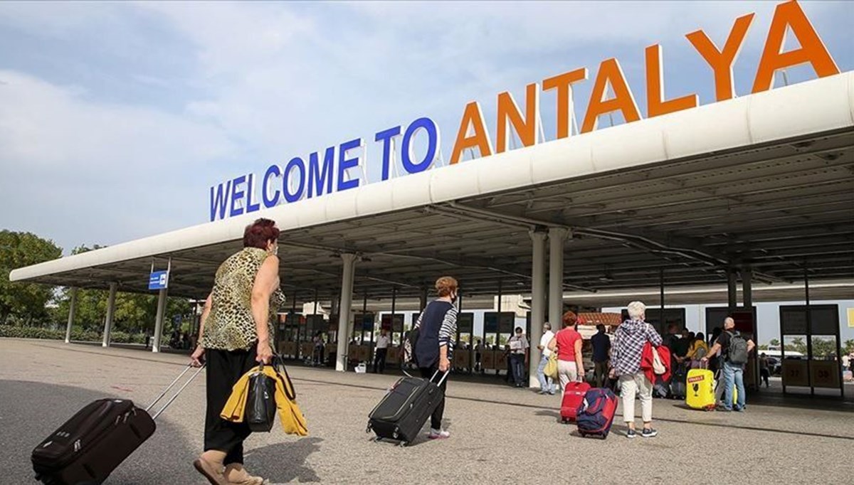 Antalya'da yaz sezonu hareketliliği Antalya'da yaz sezonu hareketliliği