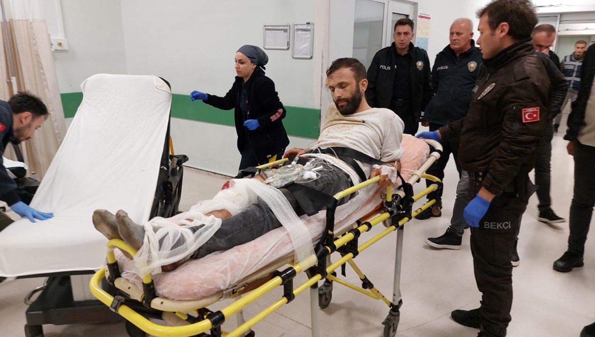Son 4 günde 3'üncü saldırı! Polislere saldırdı komiseri bıçakladı! Son 4 günde 3'üncü saldırı! Polislere saldırdı komiseri bıçakladı!
