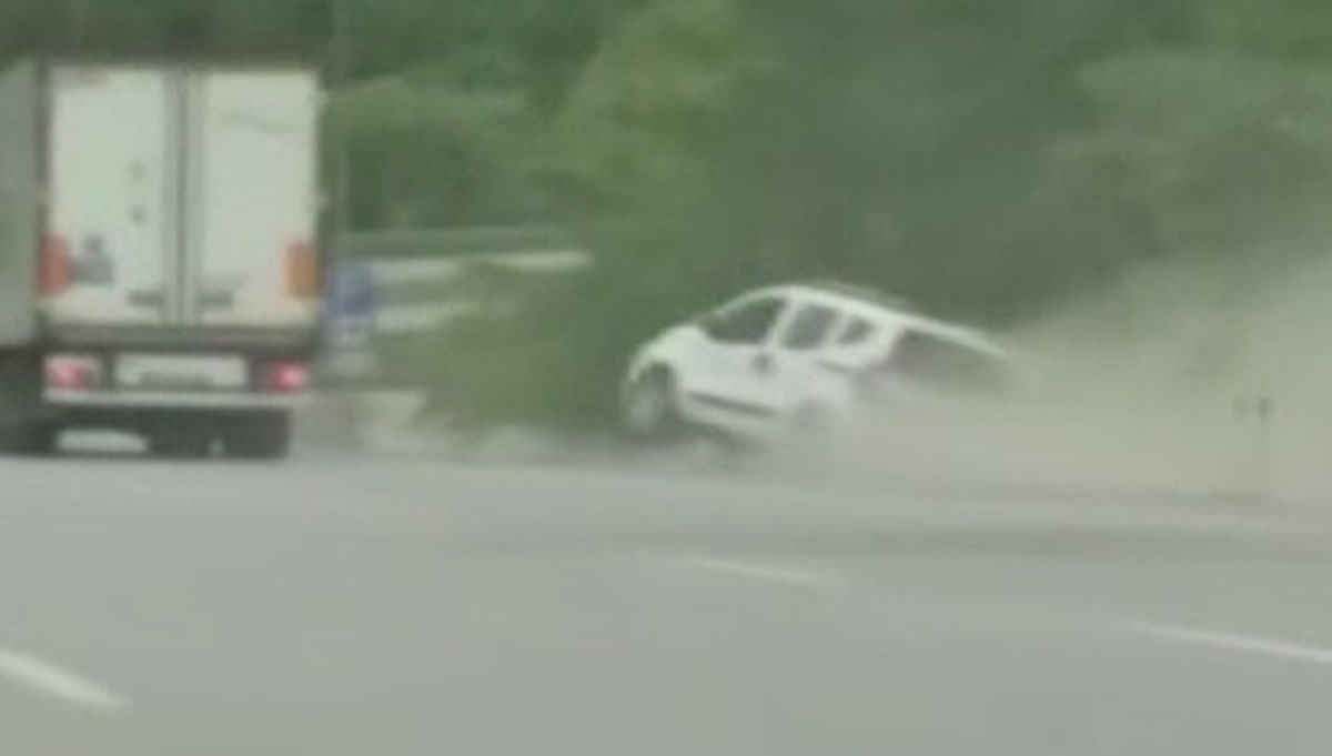 Birbirlerine yol vermediler, kaza yaptılar