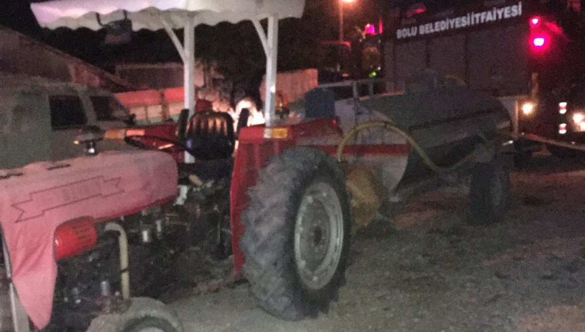 Traktör şaftına kıyafetini kaptıran kadın öldü Traktör şaftına kıyafetini kaptıran kadın öldü