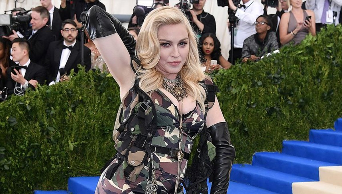 Madonna hastaneye kaldırıldı: Dünya turnesi ertelendi Madonna hastaneye kaldırıldı: Dünya turnesi ertelendi