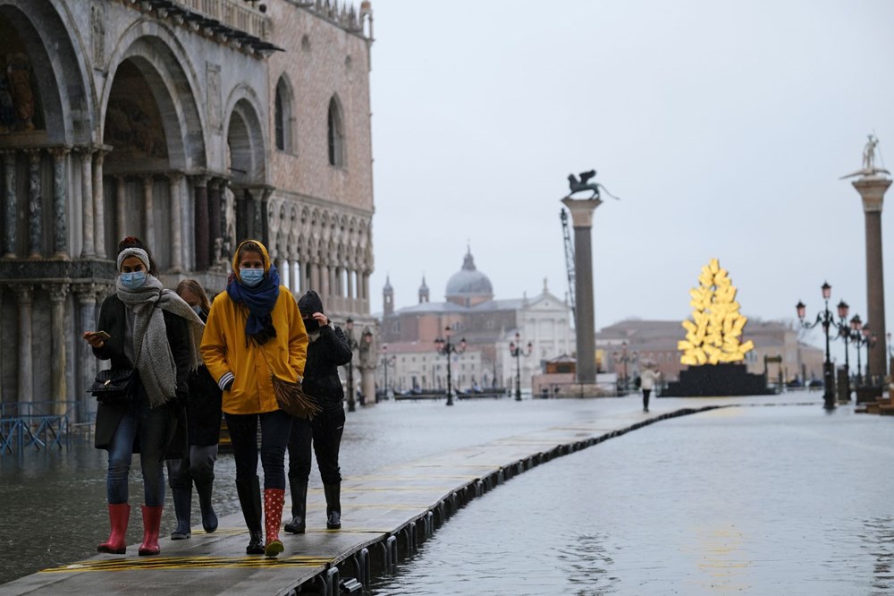 Venedik'te yine su baskını: Milyar dolarlık proje işe yaramadı - 1