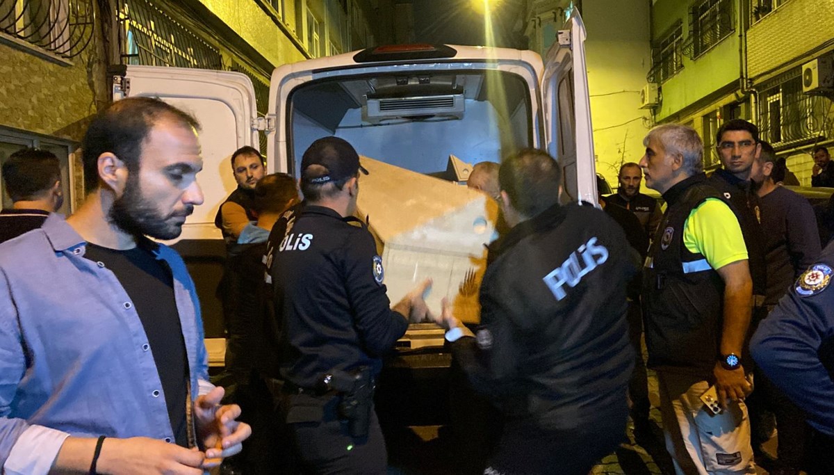 Evinde eşinin cansız bedenini bulan koca, intihar teşebbüsünde bulundu Evinde eşinin cansız bedenini bulan koca, intihar teşebbüsünde bulundu