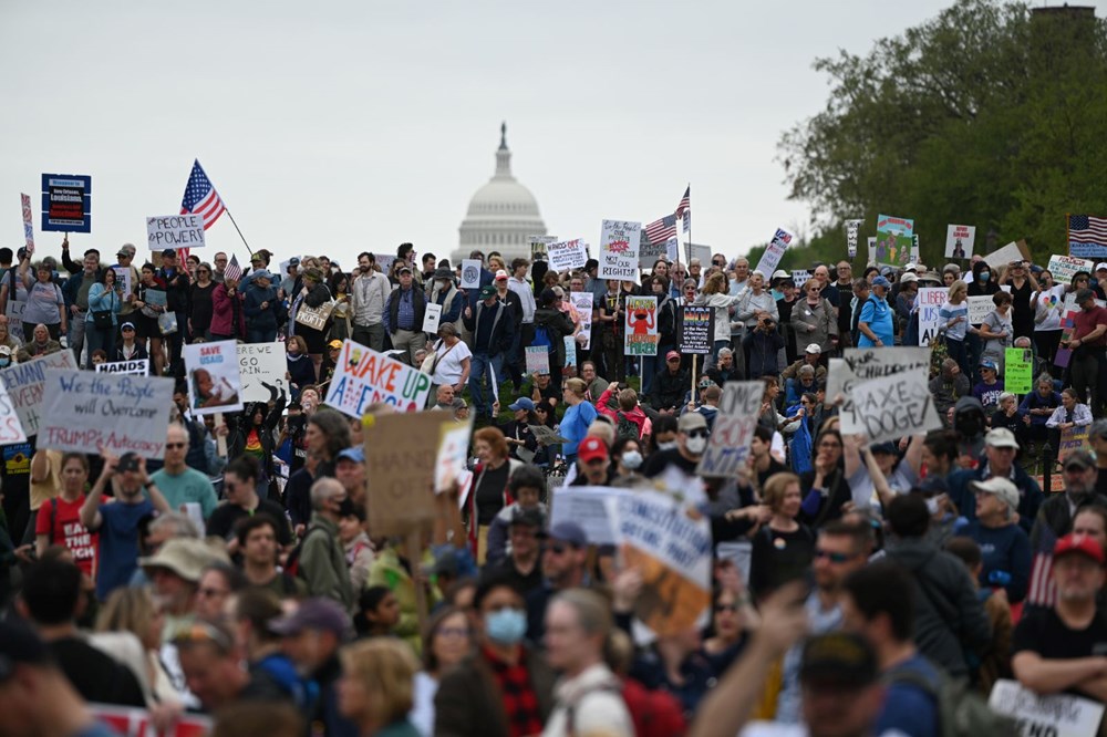 Trump ve Musk’a Karşı Kitlesel Öfke: Amerika Protestolarla Sarsılıyor 75 ohvbr