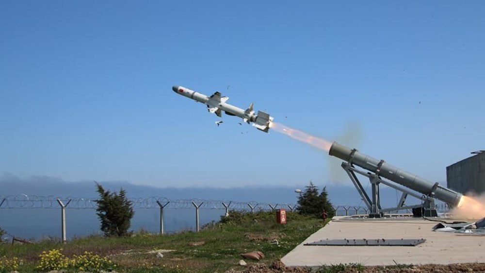 Türkiye'nin ilk deniz seyir füzesi 'Atmaca' hedefini başarıyla vurdu (Türkiye'nin yeni nesil silahları) - 1
