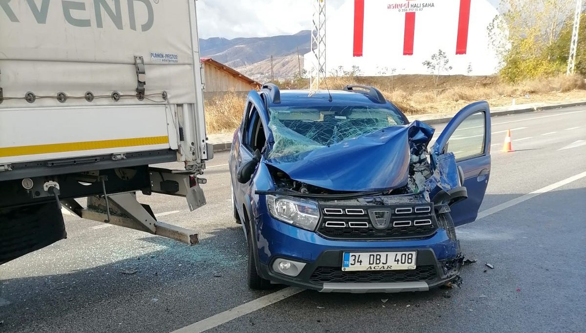 Amasya'da zincirleme kaza: 6 yaralı Amasya'da zincirleme kaza: 6 yaralı