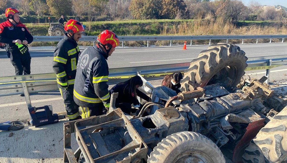 Denizli'de devrilen traktörün sürücüsü öldü