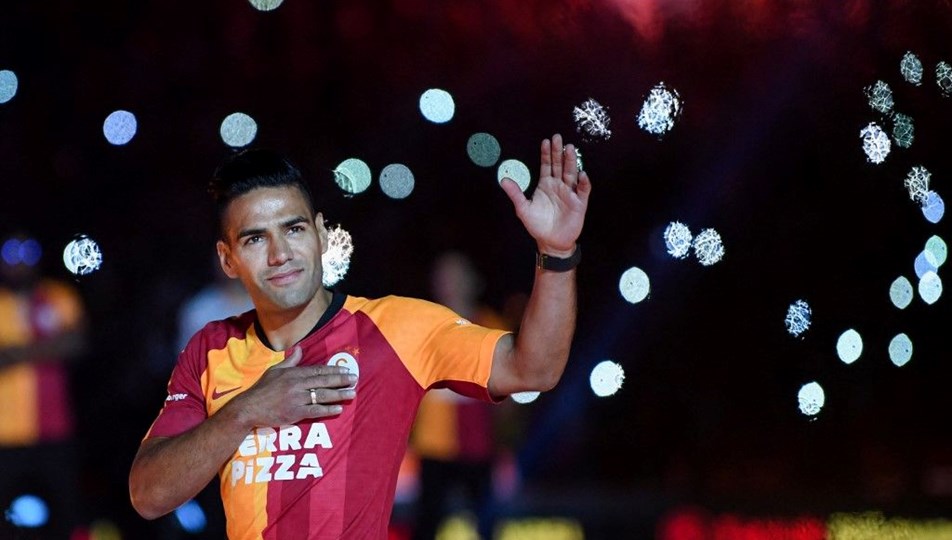 Galatasaray'ın eski yıldızı Radamel Falcao futbolu bıraktı