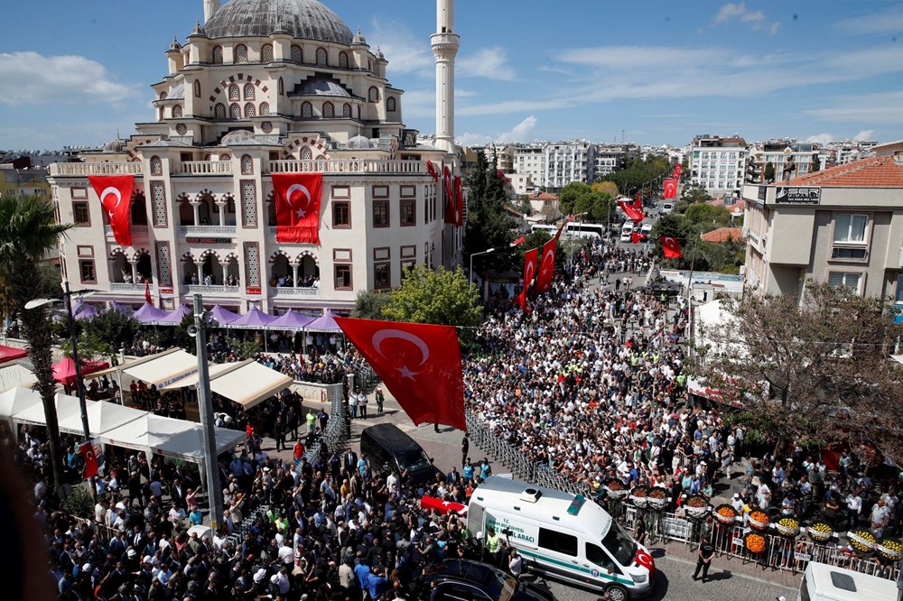 İsrail askerleri tarafından öldürülen Ayşenur Eygi Didim'de toprağa veriliyor - 6