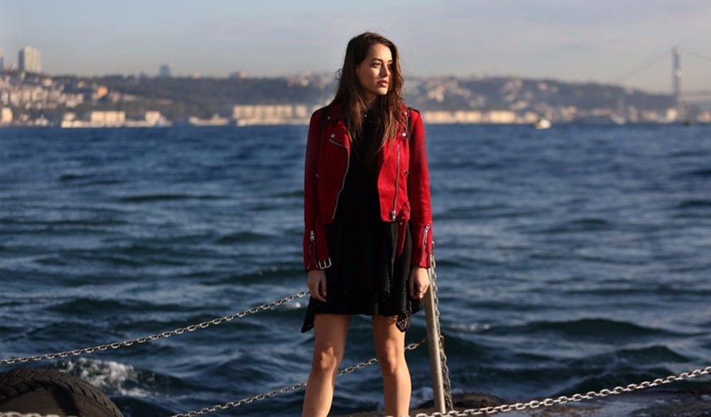 Çukur'un Sena'sı Dilan Çiçek Deniz'den öpüşme sahnelerine Sait Faik'li cevap - 1