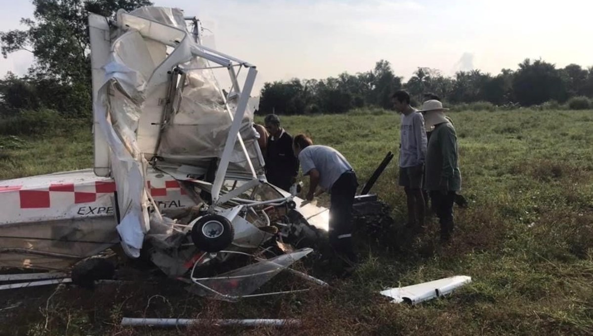 Tayland'da uçak tarlaya çakıldı: 1 kişi öldü Tayland'da uçak tarlaya çakıldı: 1 kişi öldü