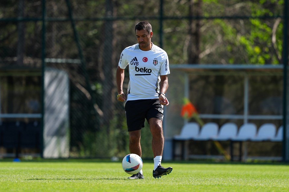 Beşiktaş ve Galatasaray, Süper Kupa öncesi ortak basın toplantısı düzenledi - 3