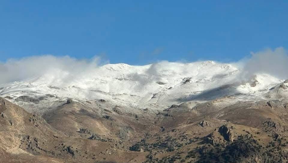 Kaş'a kar yağdı