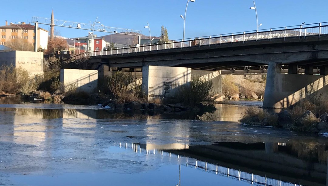 Göle, eksi 13,2'yi gördü: Kura Nehri buz tuttu