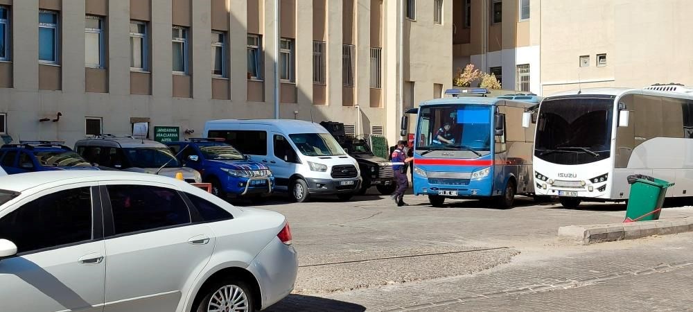SON DAKİKA HABERİ: Narin cinayetinde anne ve ağabey dahil 8 kişi tutuklandı - 7