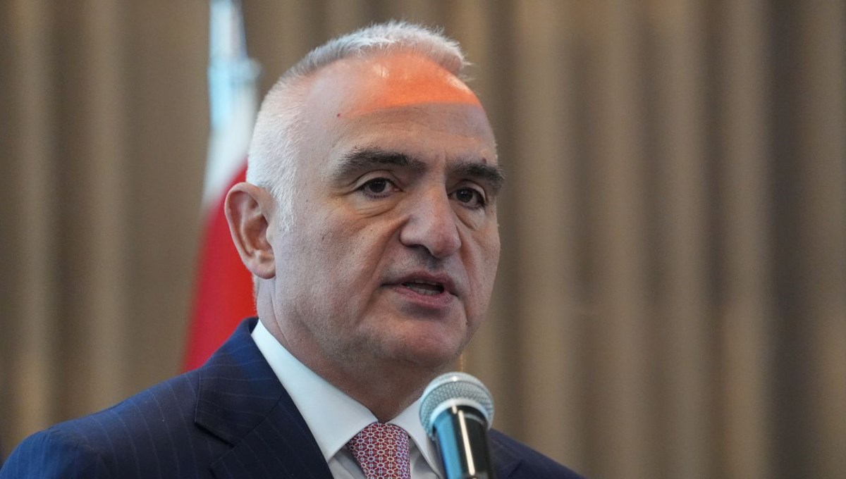 Bakan Ersoy'dan Dünya Tiyatro Günü paylaşımı