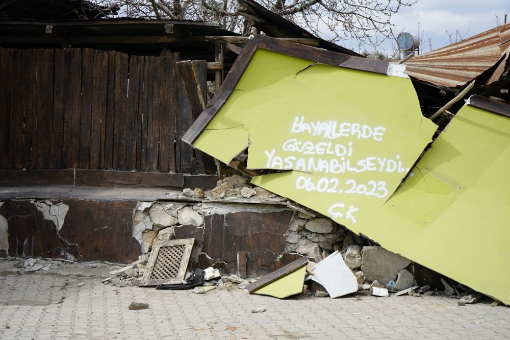 Depremin vurduğu Malatya'da duygulandıran duvar yazıları - 3