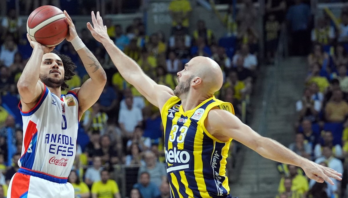 Fenerbahçe Beko, Anadolu Efes'i devirip şampiyon oldu