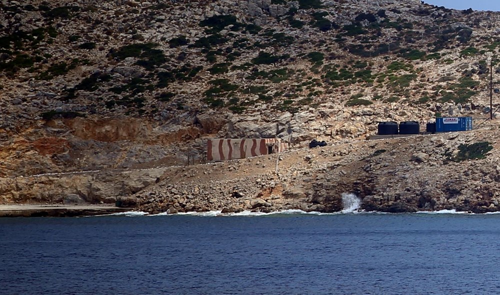 Keçi Adası'ndaki Yunan askerleri ve adaya yerleştirilen ağır silahlar görüntülendi - 16