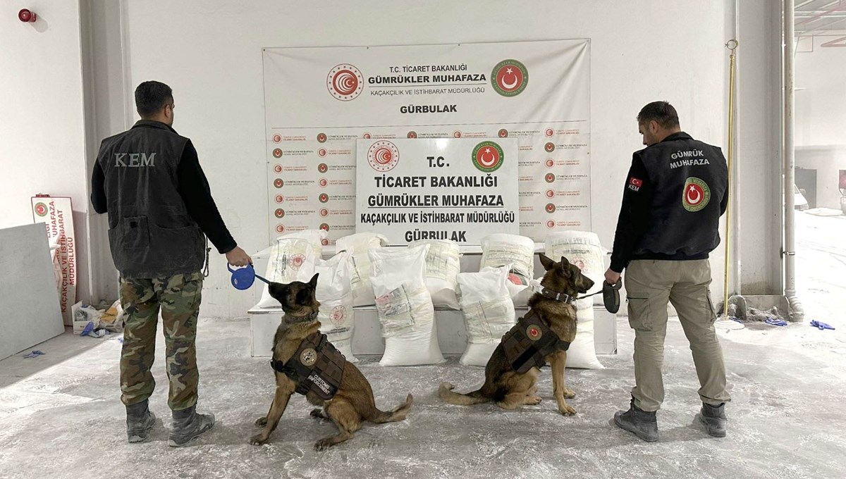 Sınır kapısında zehir tacirlerine darbe: 4,5 tonu aşkun uyuşturucu bulundu Sınır kapısında zehir tacirlerine darbe: 4,5 tonu aşkun uyuşturucu bulundu