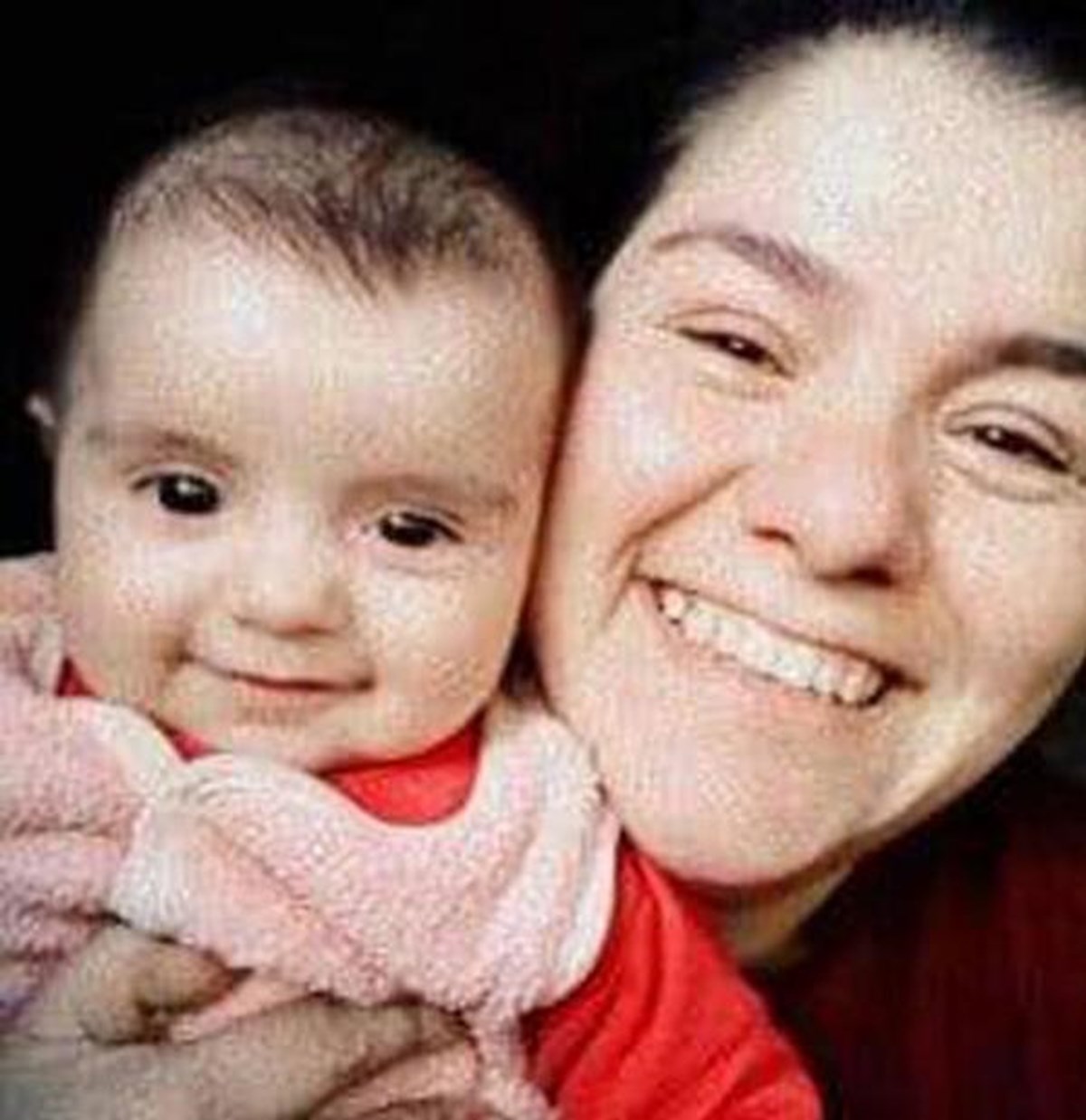 Kazada 7 aylık Edanur Ermiş (soldaki) öldü, annesi (sağda) yaralandı