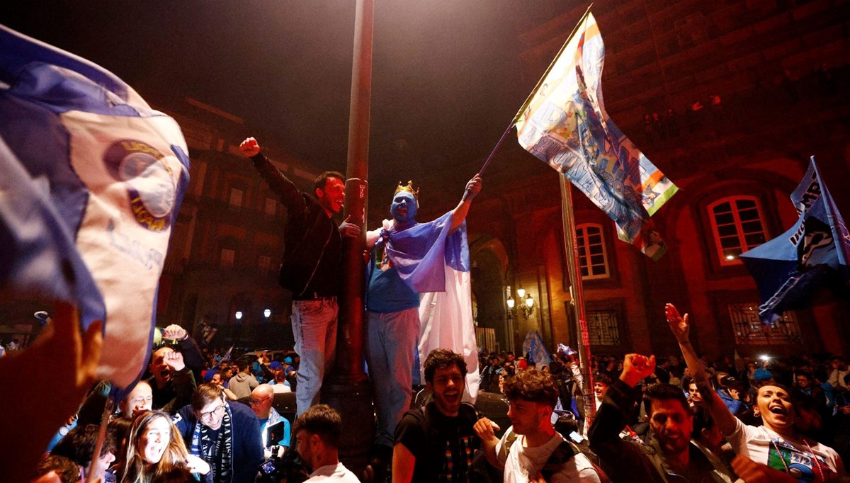 Napoli taraftarları tutuklandı!